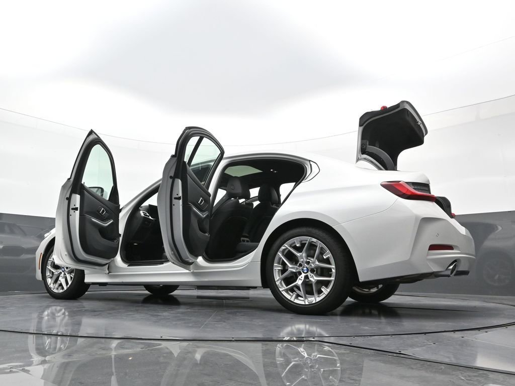 New 2025 BMW 330i xDrive Sedan w/ Convenience Package image 41