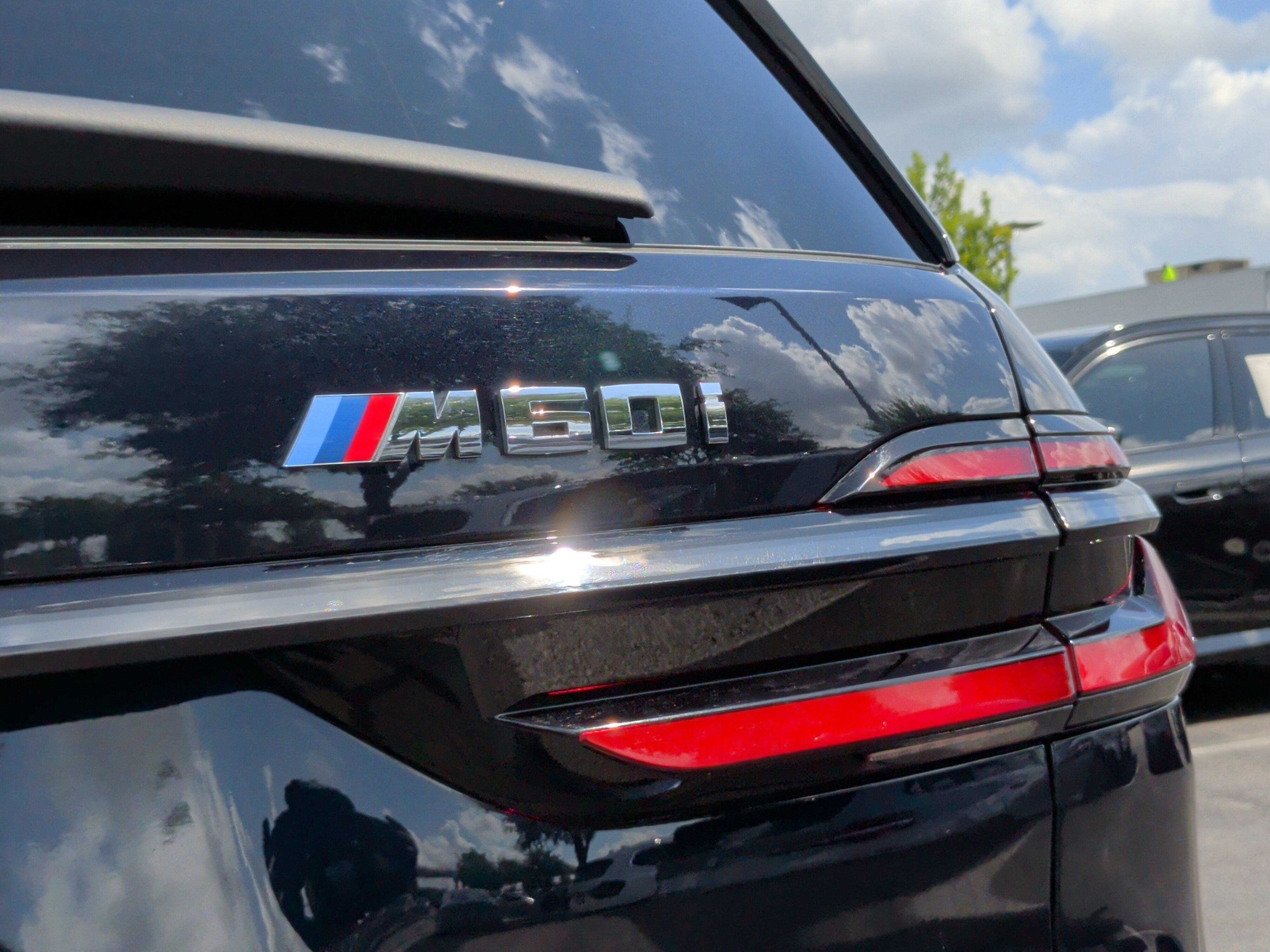 Used 2024 BMW X7 M60i w/ Executive Package image 12