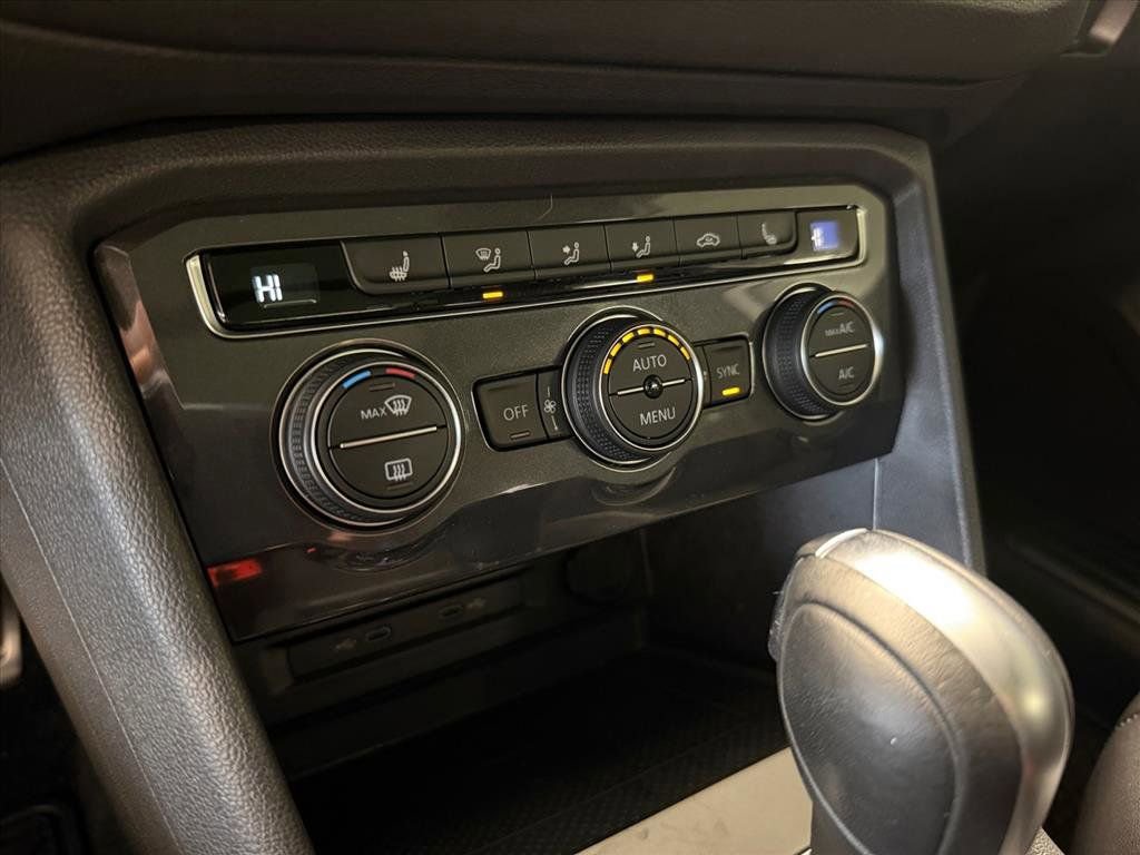 Used 2021 Volkswagen Tiguan SE R-Line w/ 3rd Row Seat Package image 23