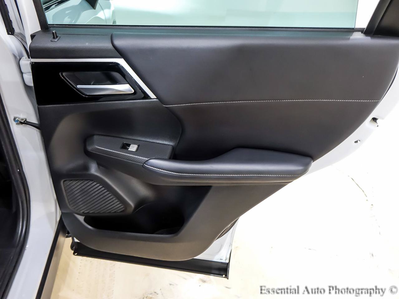 Used 2023 Mitsubishi Outlander SE FWD image 32