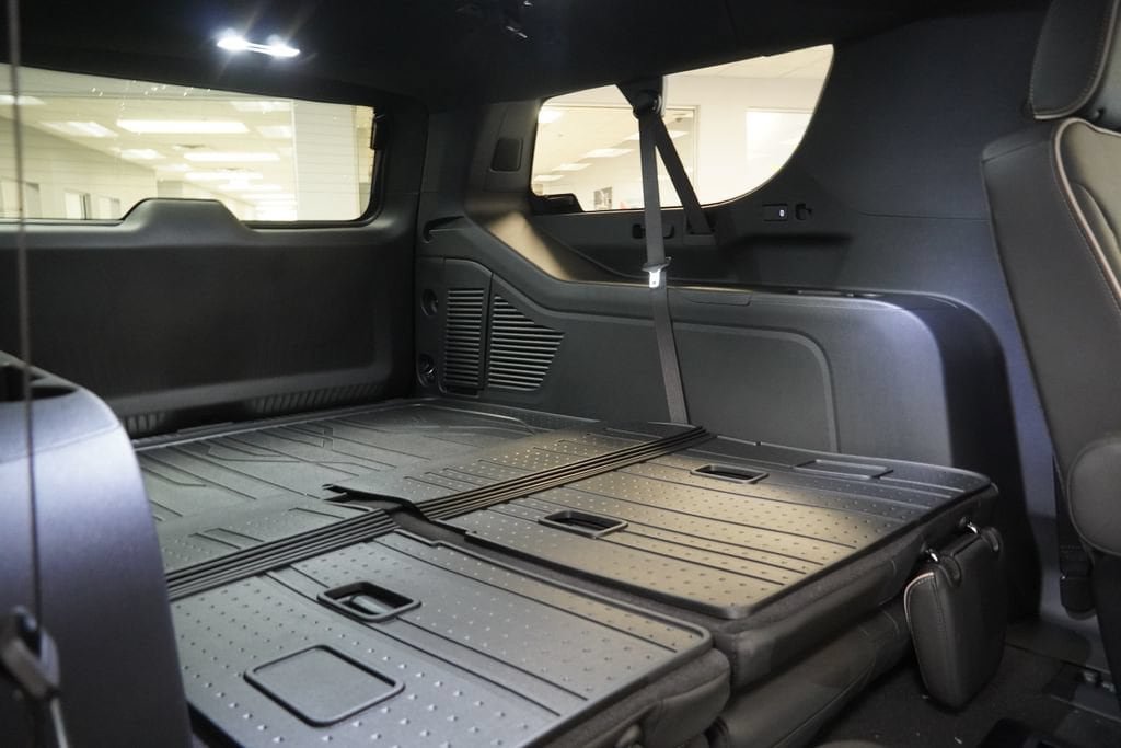 New 2026 Chevrolet Suburban Premier AWD/4WD image 37
