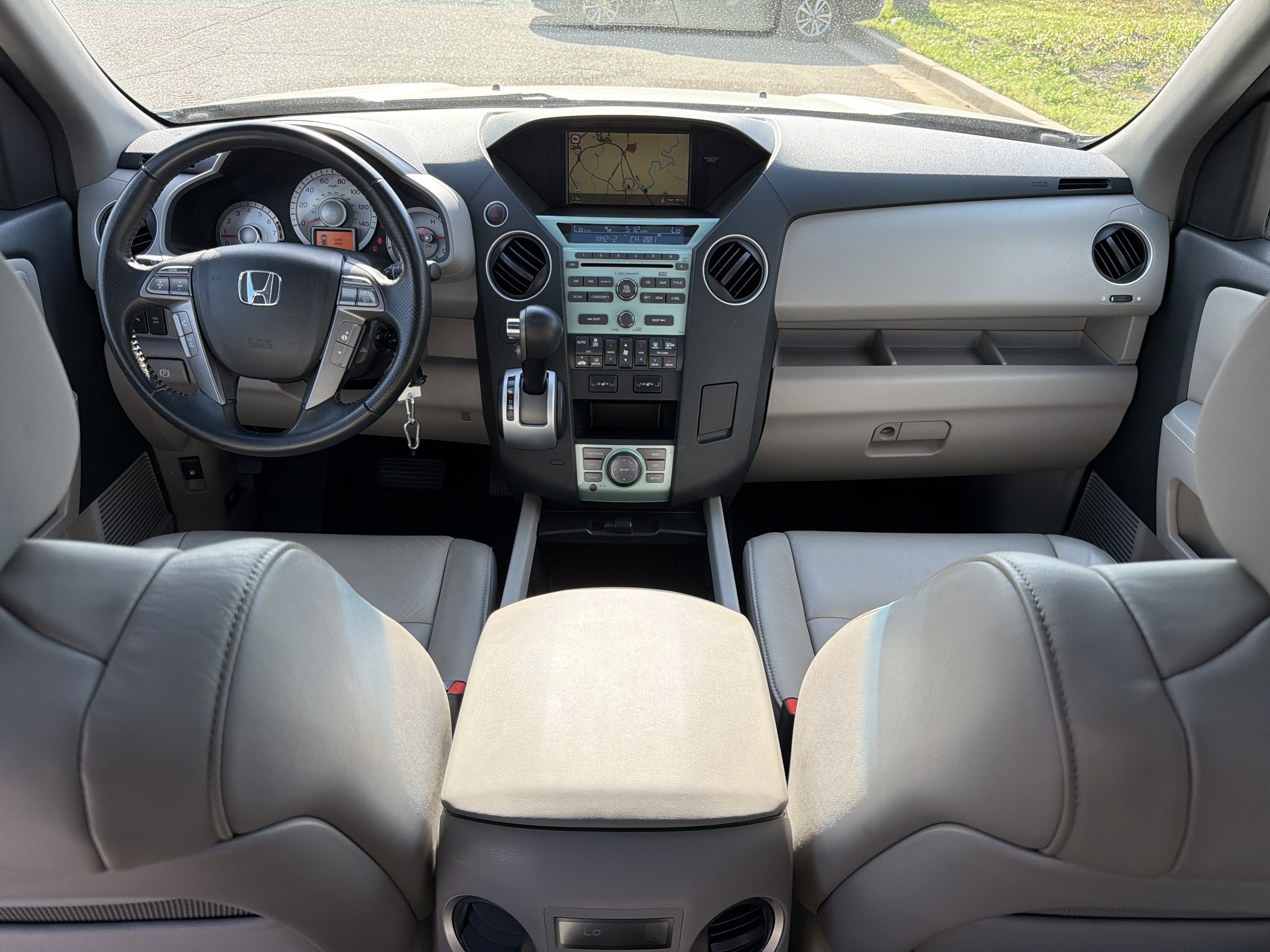 Used 2010 Honda Pilot Touring image 4