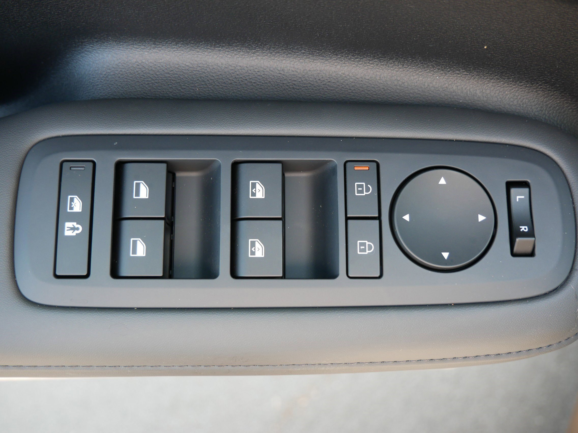 New 2026 Hyundai Santa Fe SEL image 12