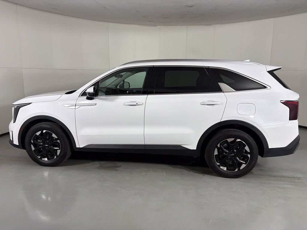 Used 2024 Kia Sorento S FWD image 4