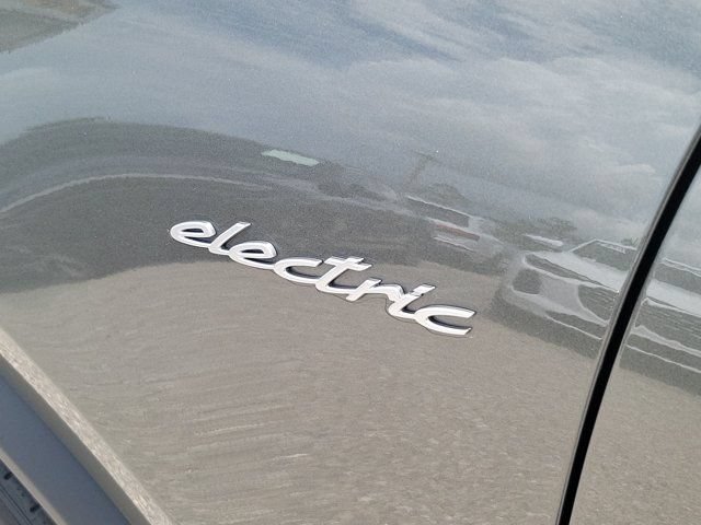 Used 2025 Porsche Macan Electric RWD image 10