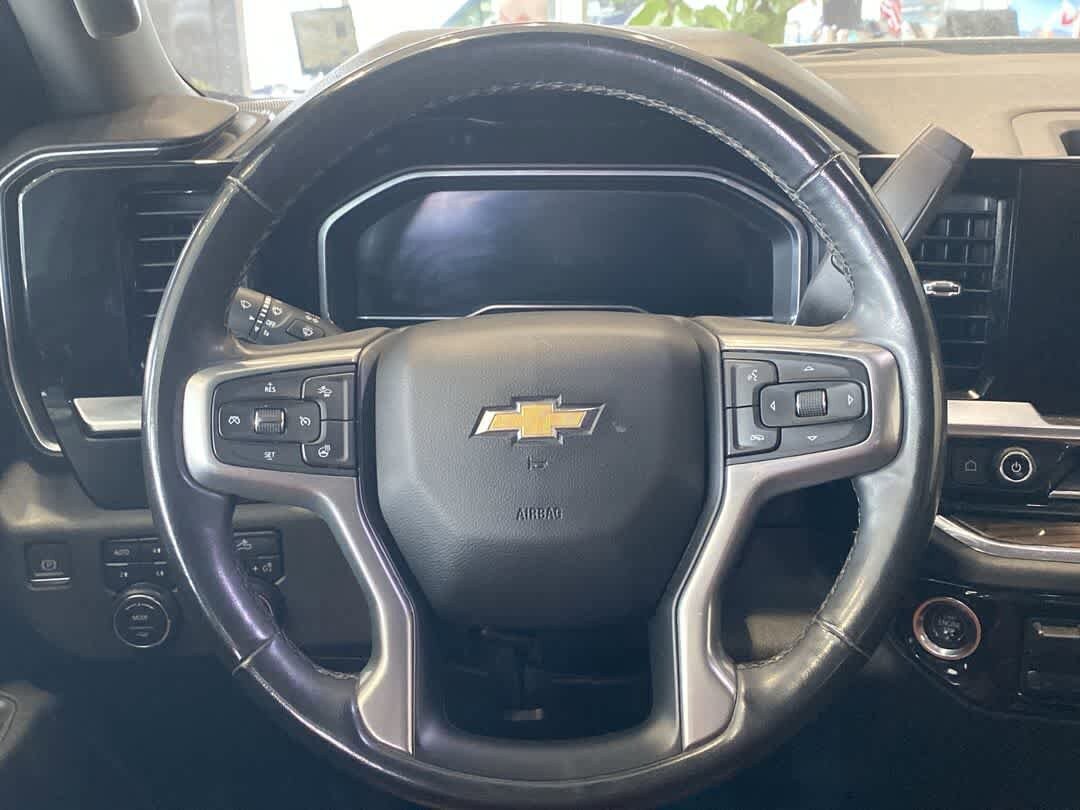 Used 2023 Chevrolet Silverado 1500 LT AWD/4WD image 17