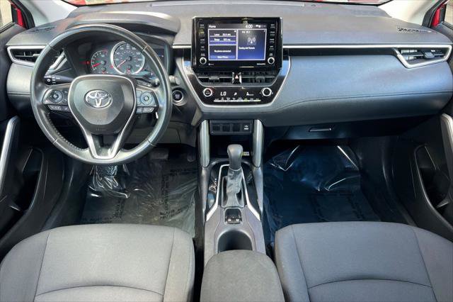 Certified 2022 Toyota Corolla Cross LE FWD image 3