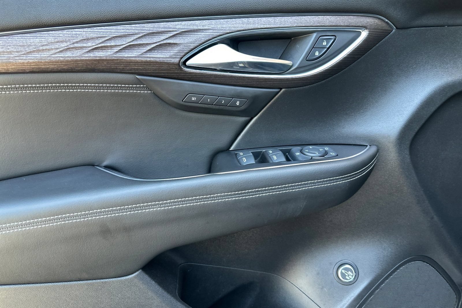 Certified 2023 Buick Envision Avenir AWD/4WD image 11