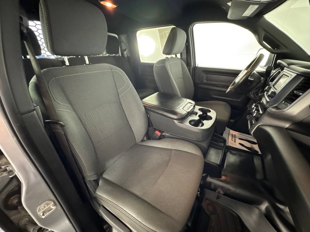 Used 2022 RAM 5500 Tradesman w/ Chrome Appearance Group AWD/4WD image 35