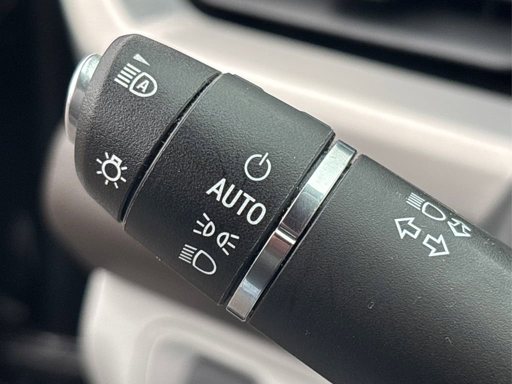 Used 2023 GMC Acadia SLE w/ Driver Convenience Package image 25