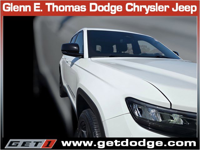 Used 2023 Jeep Grand Cherokee Altitude image 6