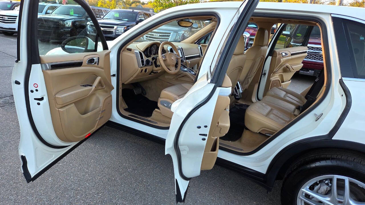 Used 2012 Porsche Cayenne S AWD/4WD image 26
