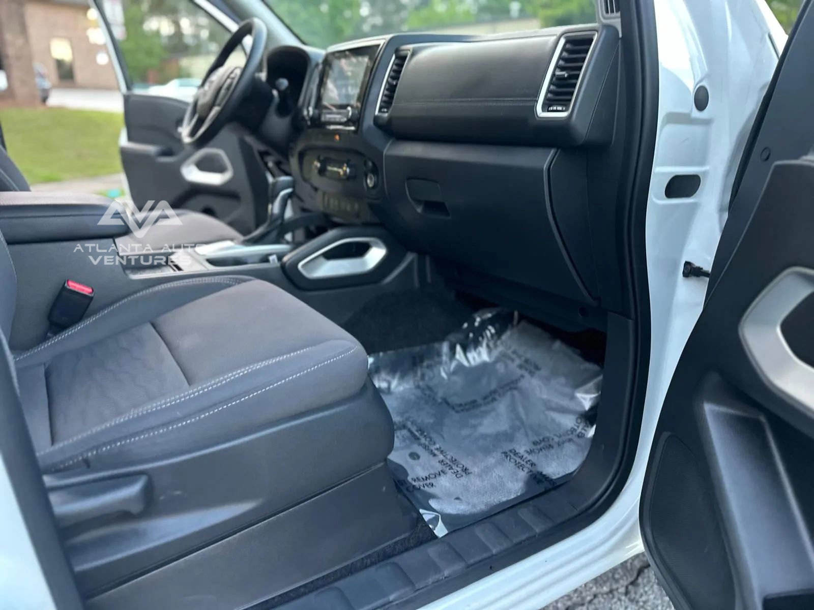 Used 2023 Nissan Frontier SV image 24