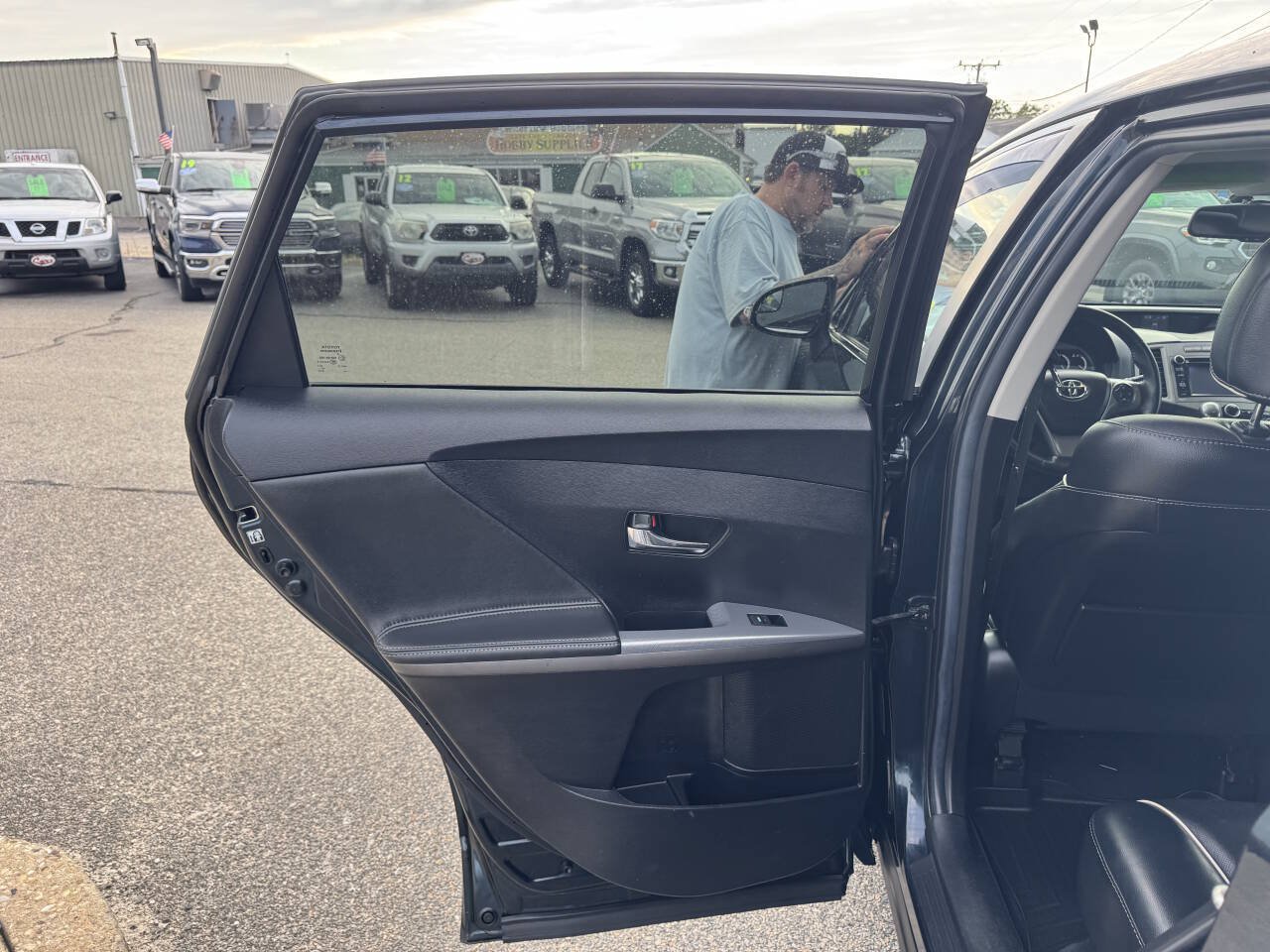 Used 2013 Toyota Venza AWD image 29