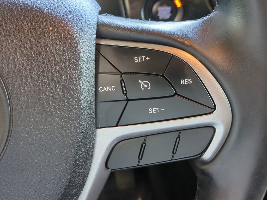 Used 2018 Jeep Grand Cherokee Limited w/ Trailer Tow Group IV image 28