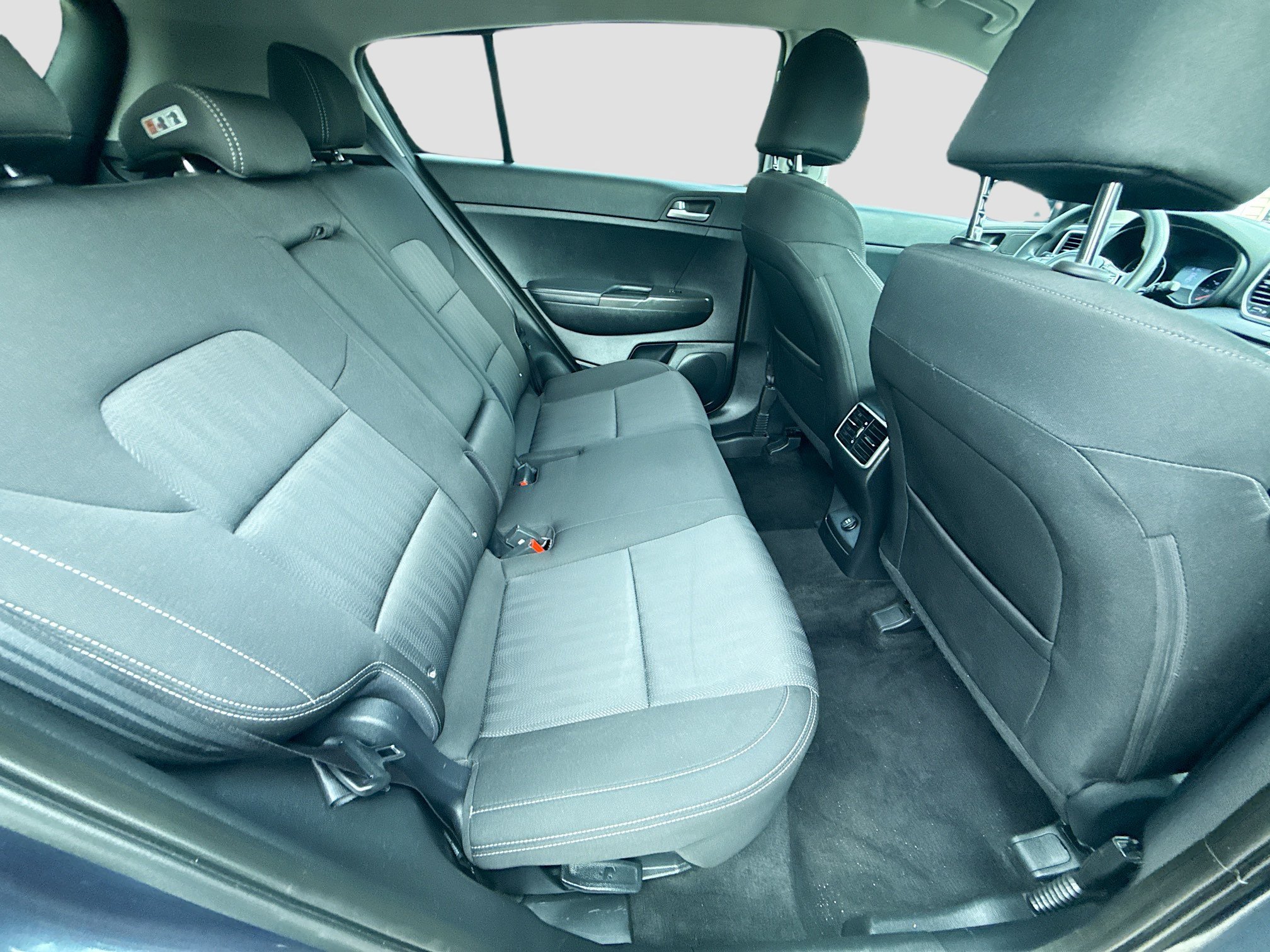 Used 2020 Kia Sportage LX FWD image 28