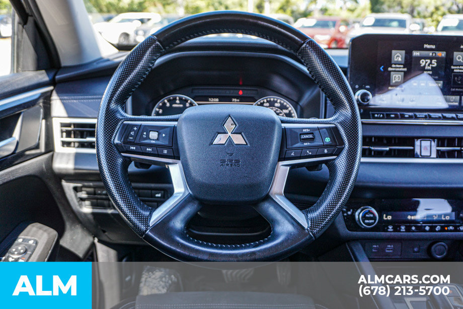 Used 2024 Mitsubishi Outlander SE AWD/4WD image 29
