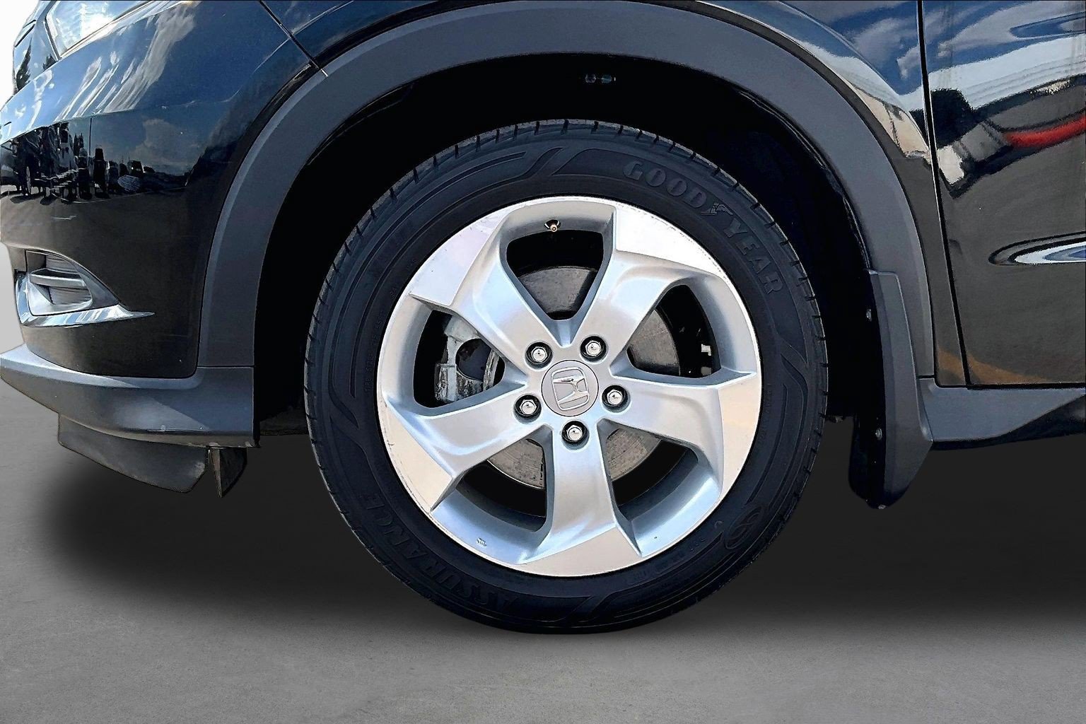 Used 2016 Honda HR-V LX image 7