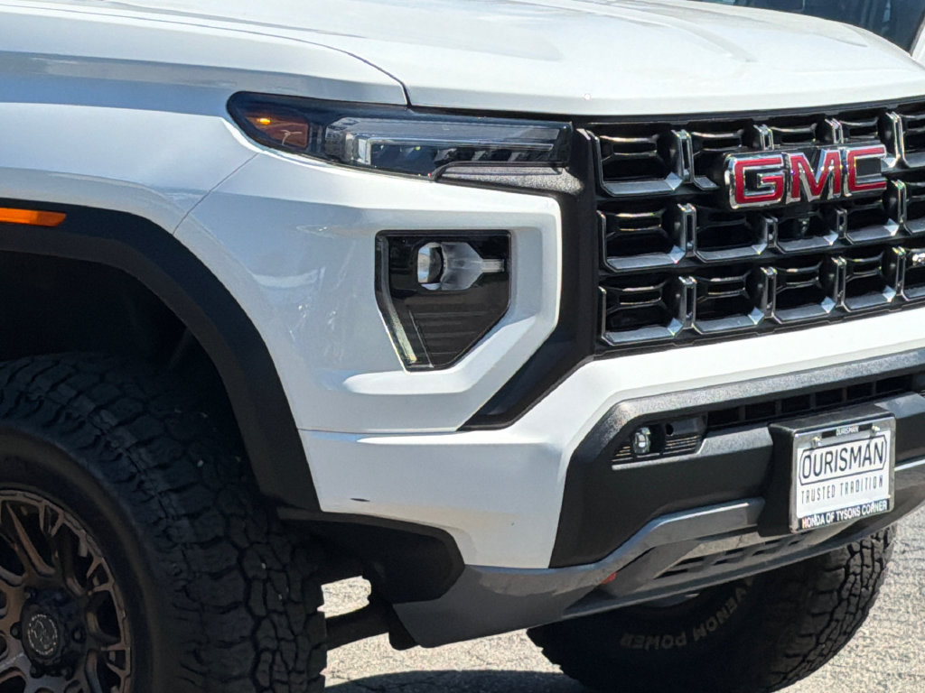 Used 2024 GMC Canyon AT4 w/ AT4 Premium Package AWD/4WD image 5