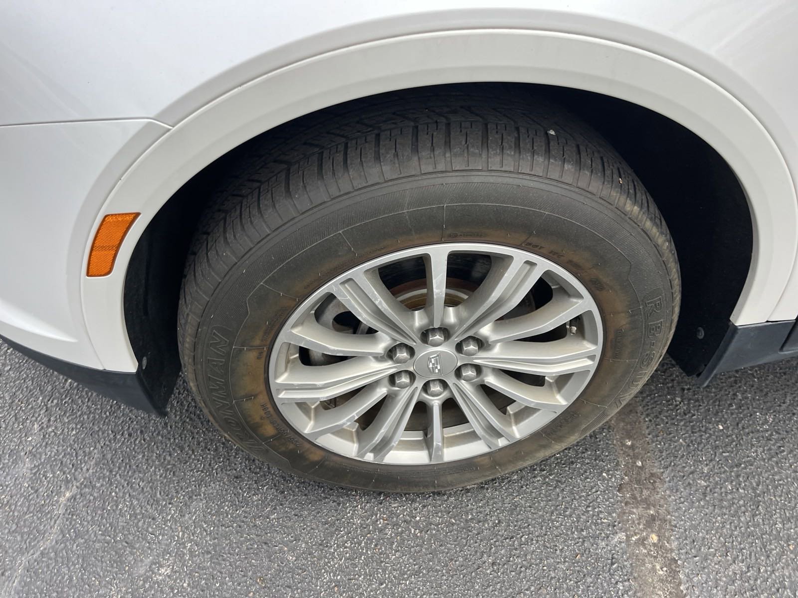 Used 2018 Cadillac XT5 Luxury w/ Driver Awareness Package image 9