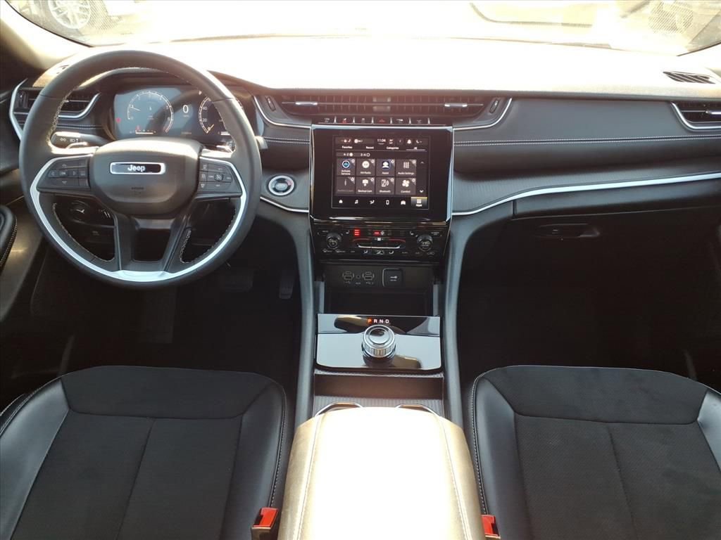 Used 2024 Jeep Grand Cherokee L Altitude image 30