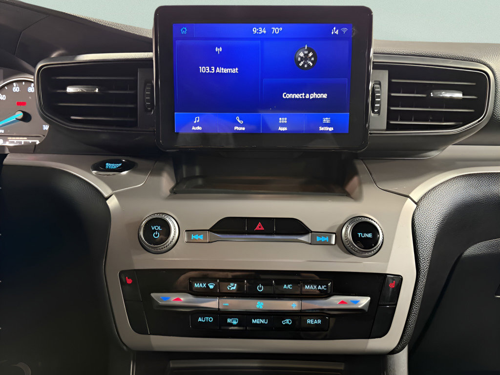 Used 2023 Ford Explorer XLT image 18