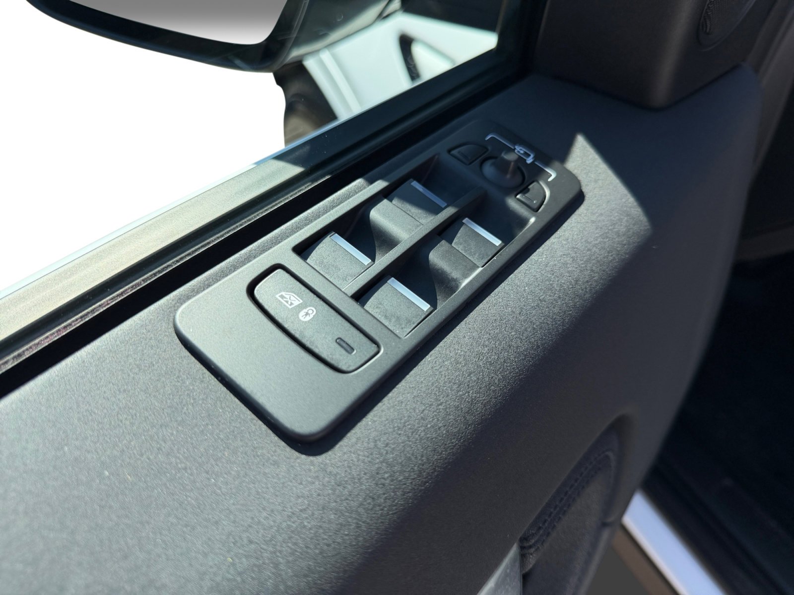 Used 2024 Land Rover Discovery Sport S image 13