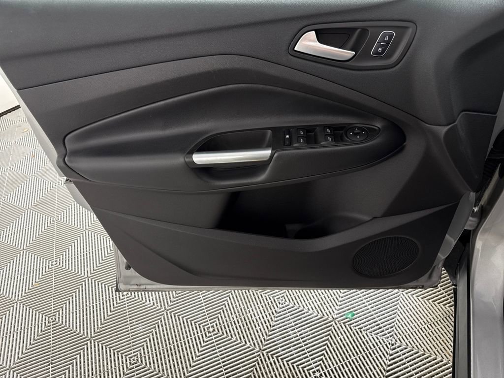 Used 2017 Ford Escape SE image 10