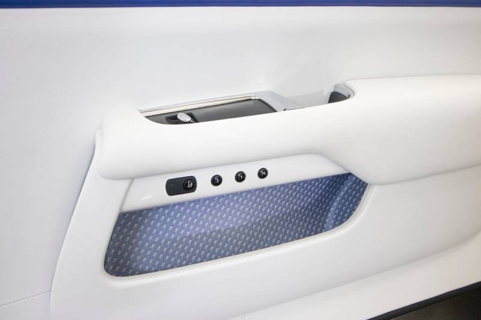 Used 2017 Rolls-Royce Dawn image 53