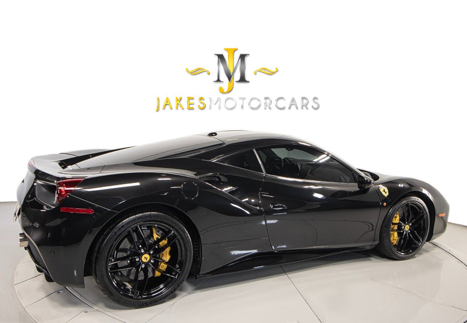 Used 2018 Ferrari 488 GTB image 10