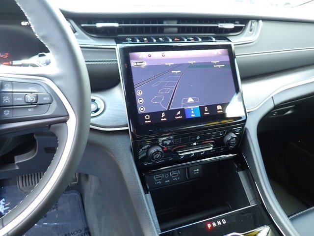 Certified 2023 Jeep Grand Cherokee Limited w/ Black Appearance Package image 23