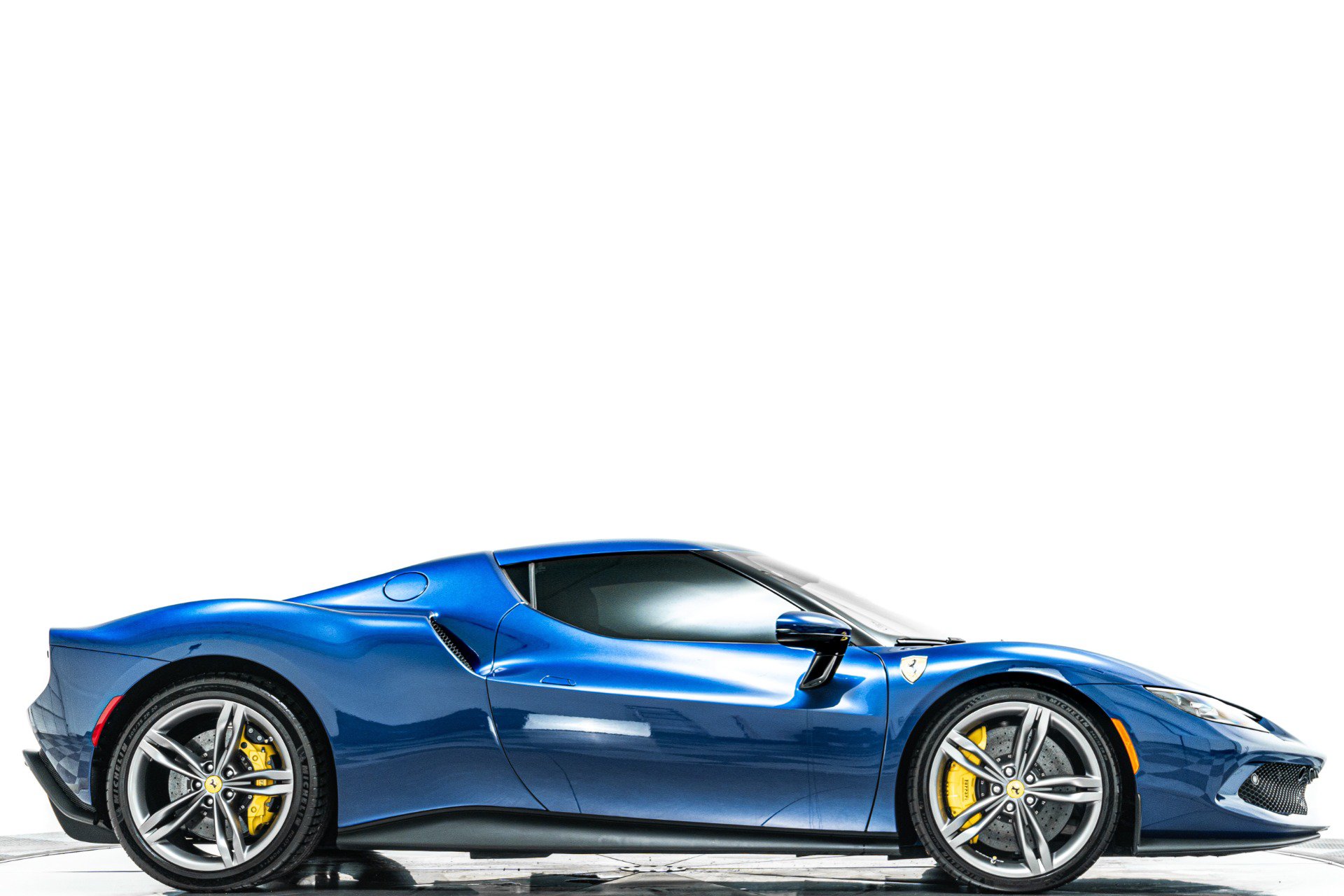 Used 2024 Ferrari 296 GTB RWD image 2