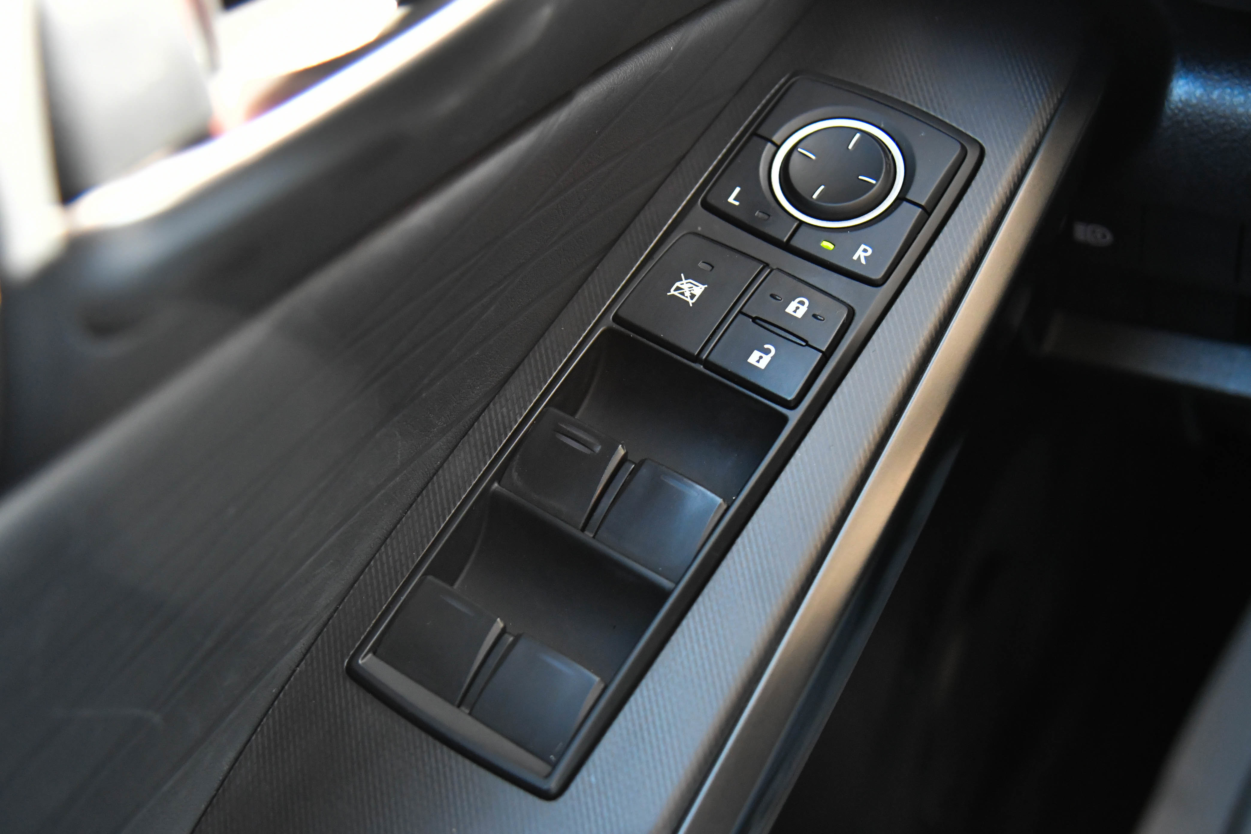 Used 2023 Lexus IS 350 F Sport w/ Accessory Package image 34