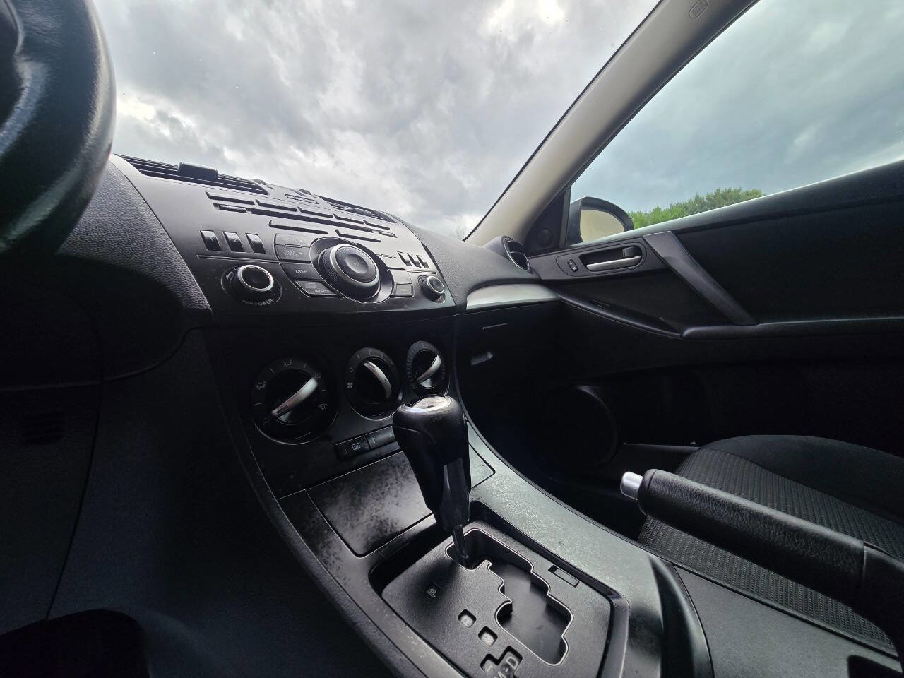 Used 2012 MAZDA MAZDA3 i Touring FWD image 21