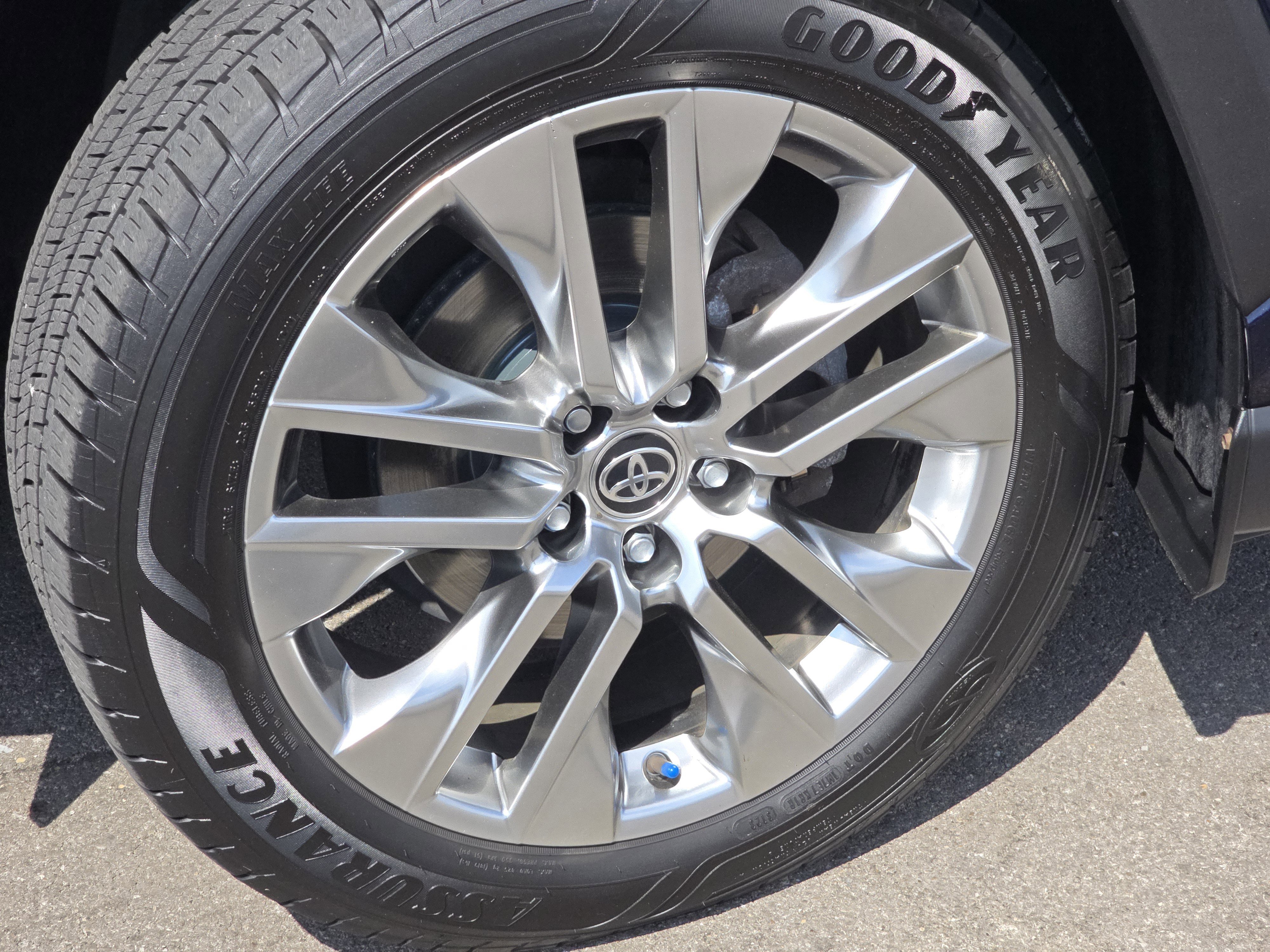 Used 2020 Toyota RAV4 Limited image 14