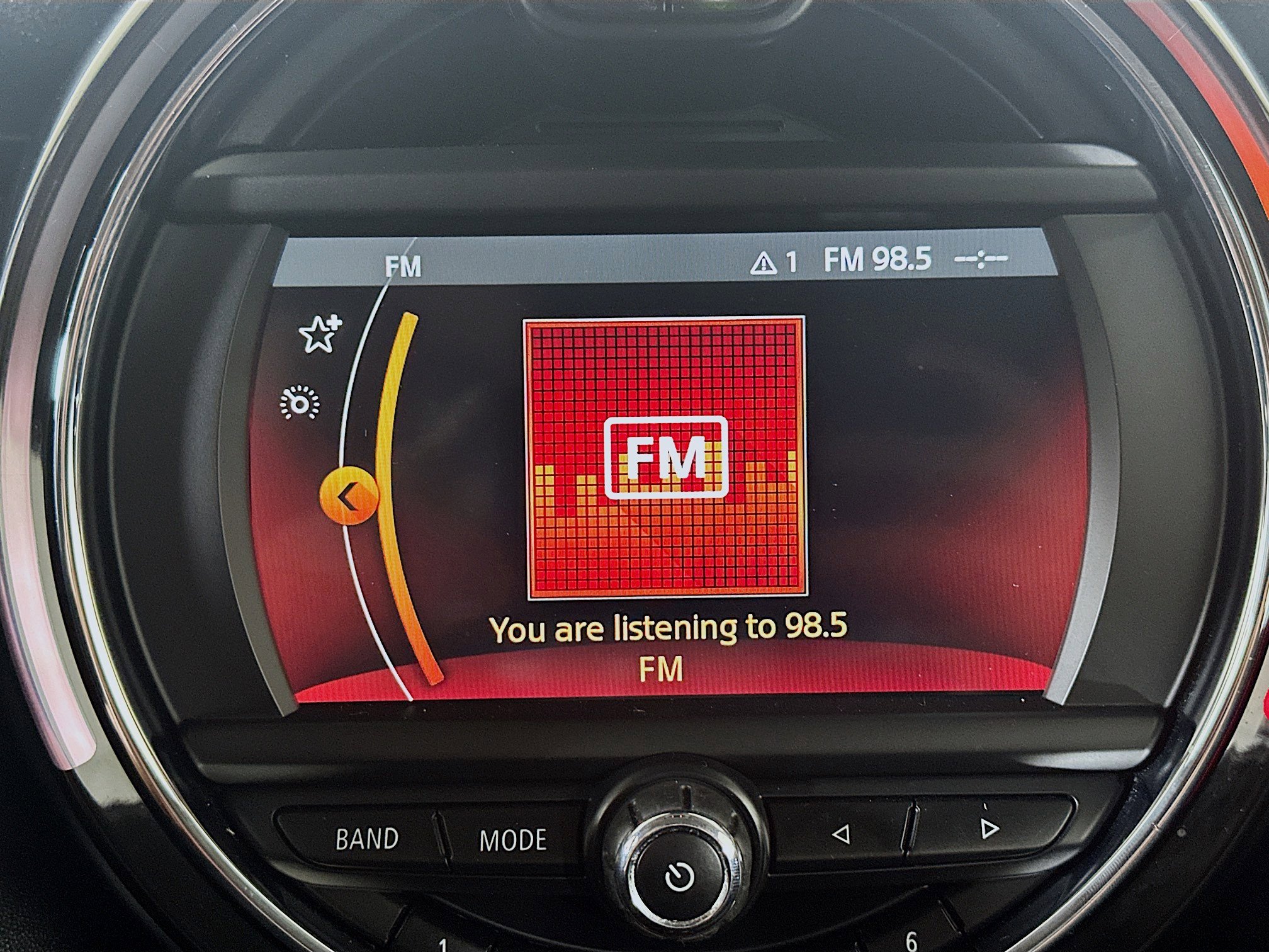 Used 2021 MINI Cooper 2-Door Hardtop w/ Storage Package image 19