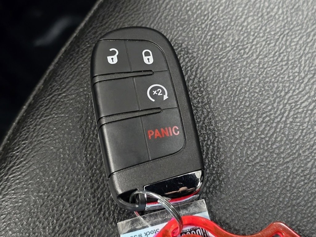 Used 2024 Jeep Compass Limited image 33