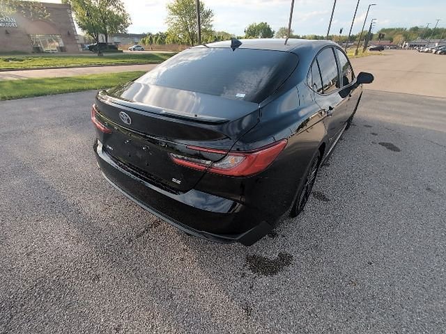 Used 2026 Toyota Camry SE image 5