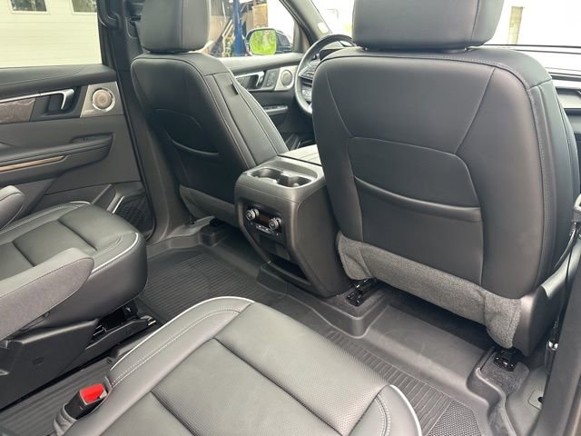 Used 2025 Buick Enclave Avenir AWD/4WD image 46