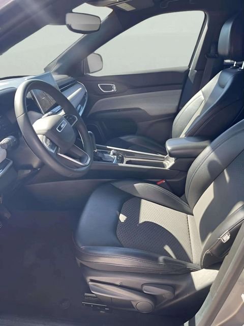 Used 2024 Jeep Compass Latitude AWD/4WD image 9