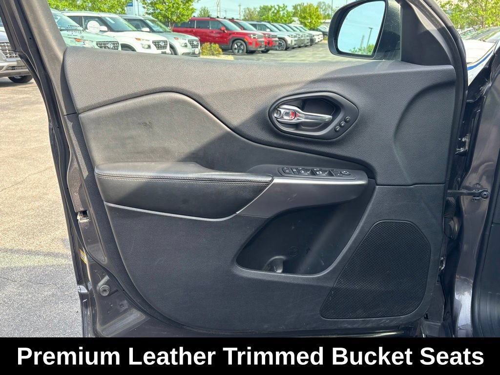 Used 2019 Jeep Cherokee Limited w/ Technology Group AWD/4WD image 19