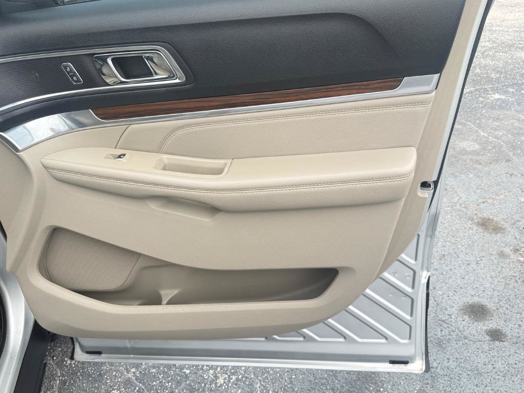 Used 2019 Ford Explorer Limited w/ Class III Trailer Tow Package FWD image 26