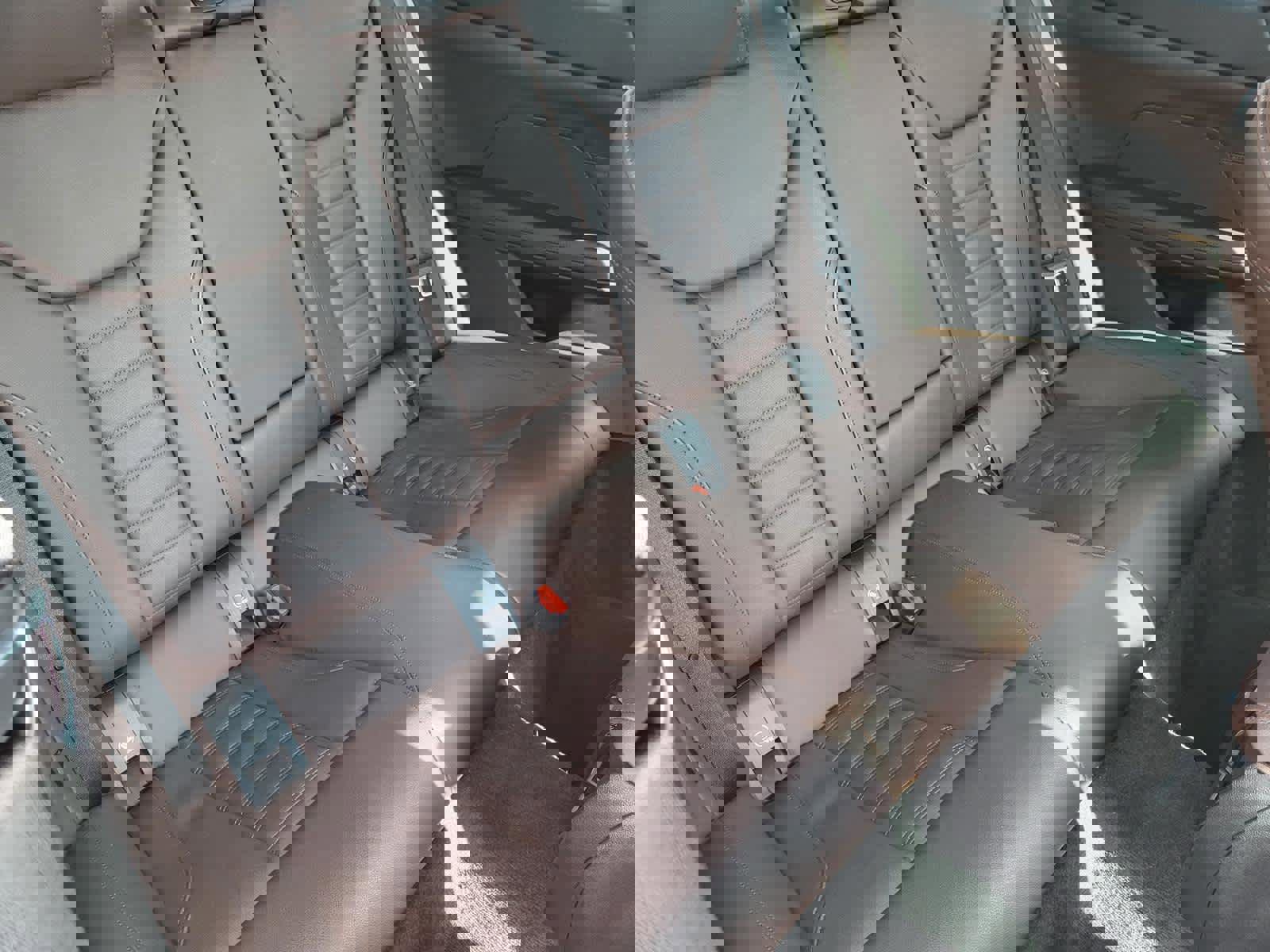 Used 2023 BMW 440i xDrive Coupe w/ Premium Package image 11