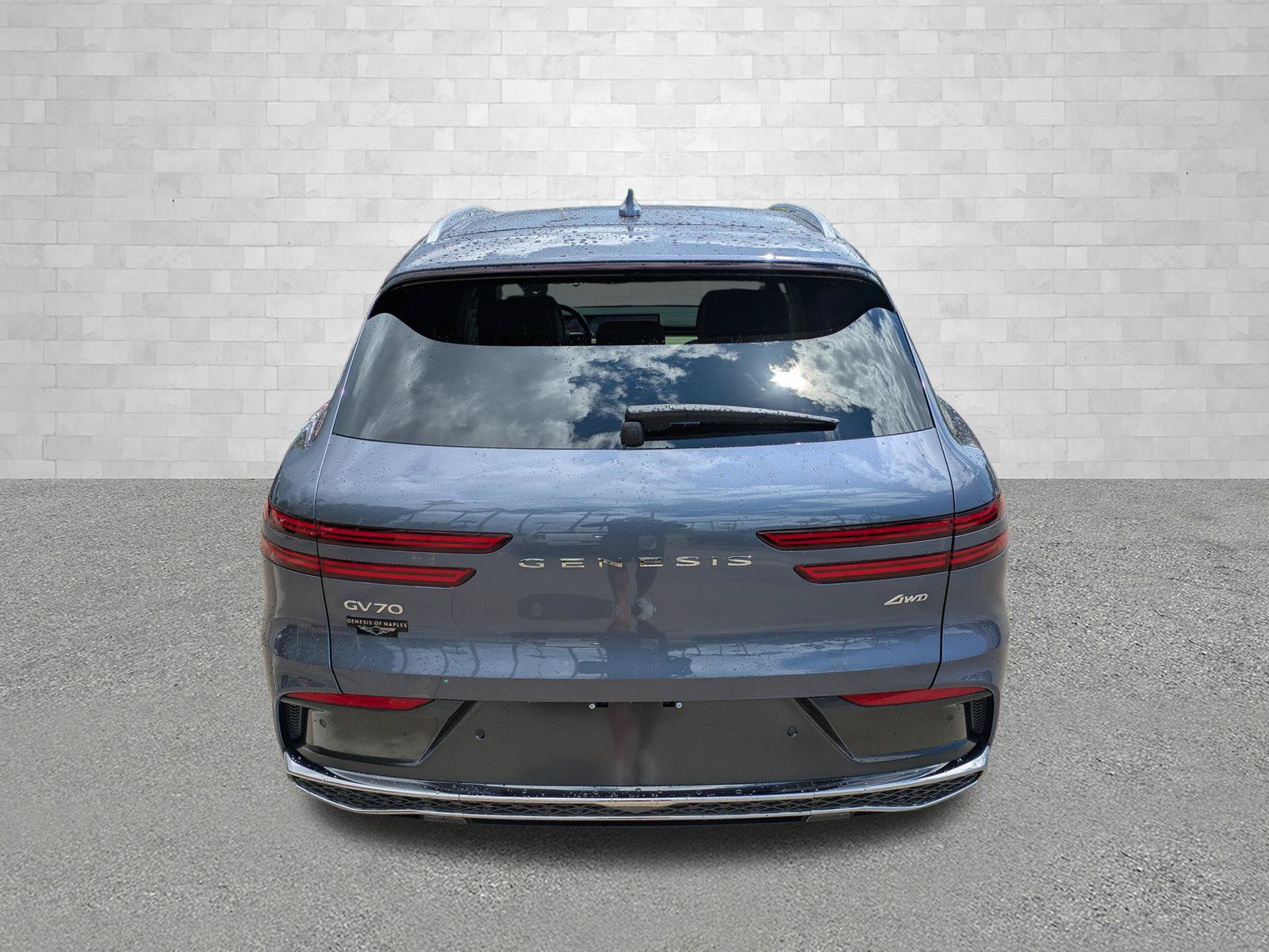 Certified 2026 Genesis GV70 2.5T Advanced AWD/4WD image 3