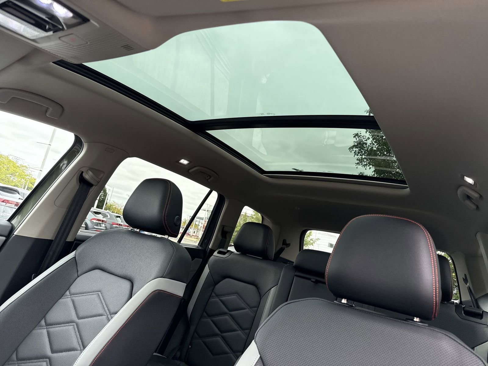 New 2026 Volkswagen Atlas Peak Edition image 22