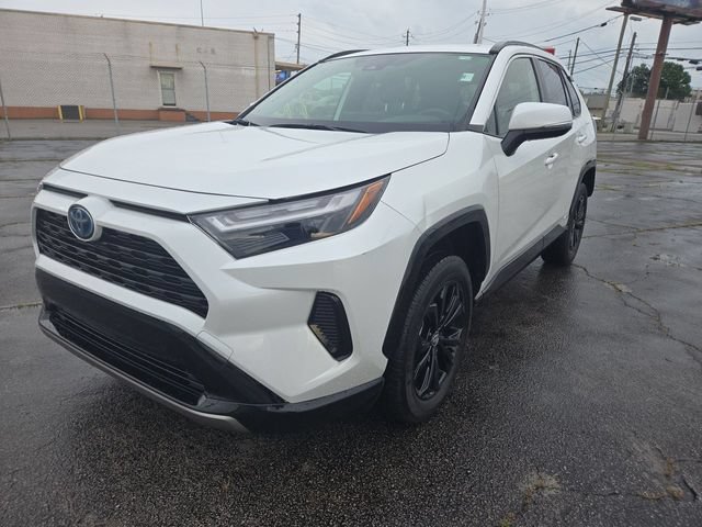Used 2024 Toyota RAV4 SE AWD/4WD image 4
