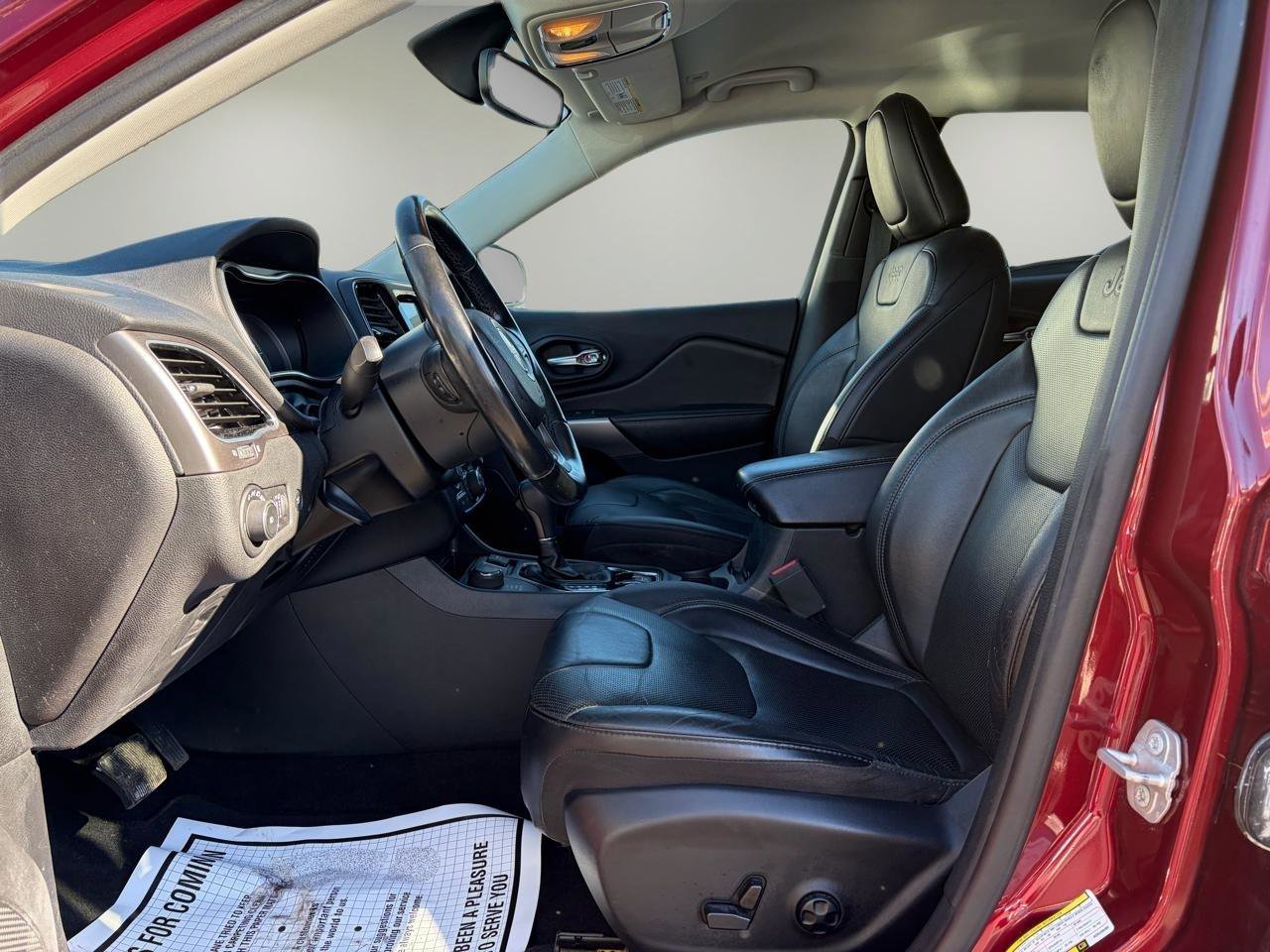 Used 2019 Jeep Cherokee Limited image 10