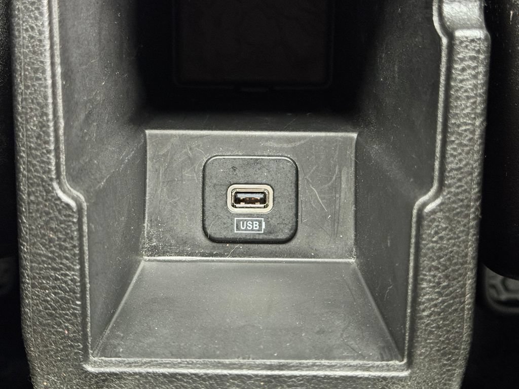 Used 2016 Jeep Renegade Latitude w/ Cold Weather Group FWD image 26