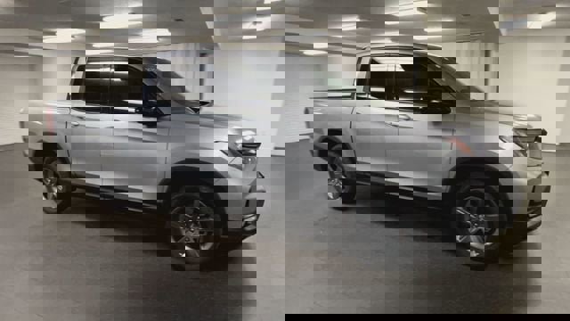 Used 2023 Honda Ridgeline Sport image 2