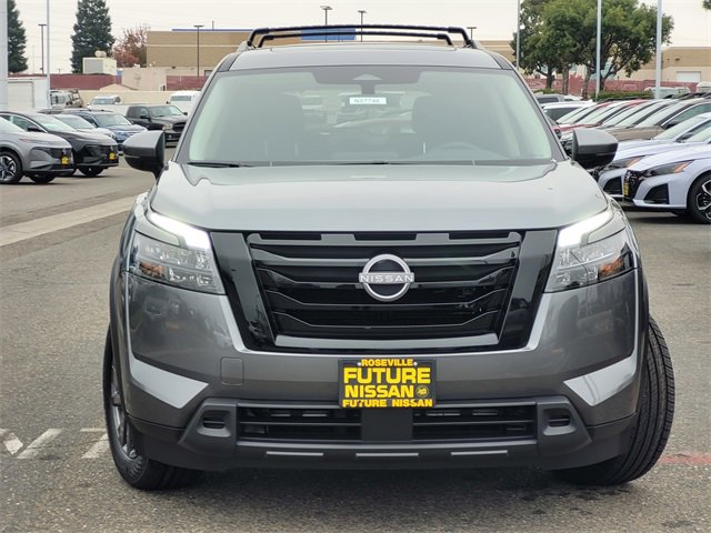 New 2025 Nissan Pathfinder SV image 2